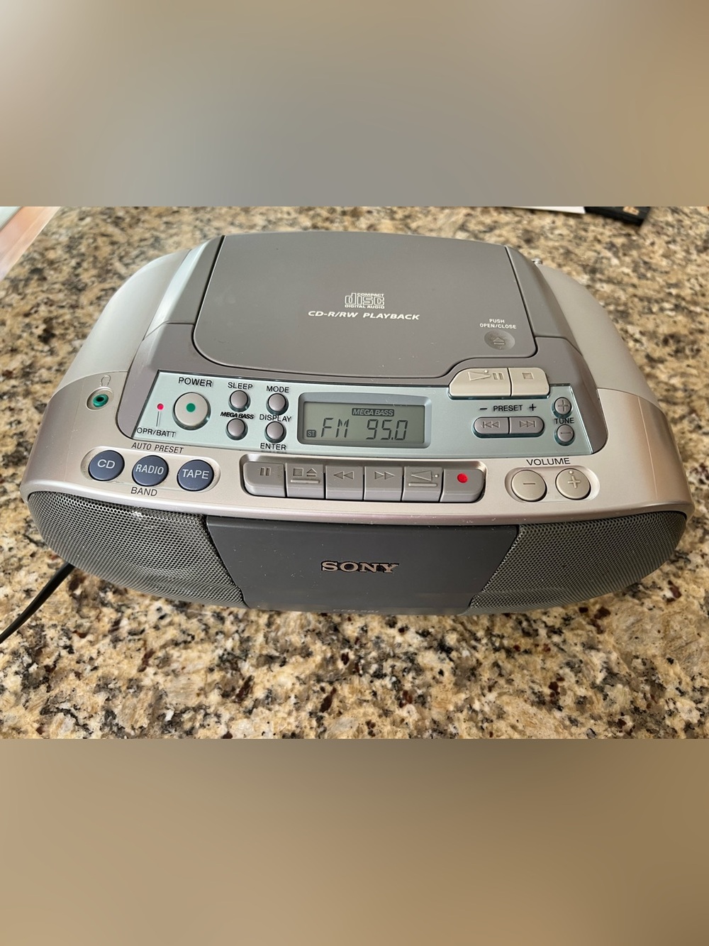 Sony CFD-S01 CD Player Boombox AM FM Radio Cassette WORKING Battery or Plug In